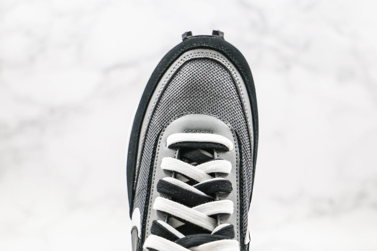 Nike Waffle Sacai Black