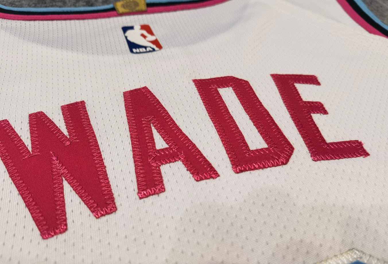 Regata NBA - Miami Heat Vice City Edition 24/25 Authentic Version