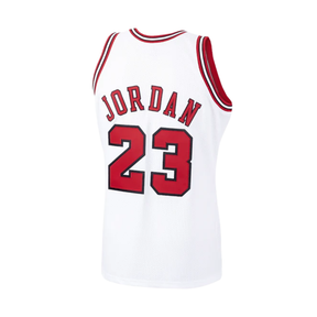 Regata NBA Chicago Bulls Retrô 97/98 Hardwood Classics Michael Jordan 23 Branca