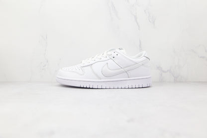 Nike Dunk Low Triple White