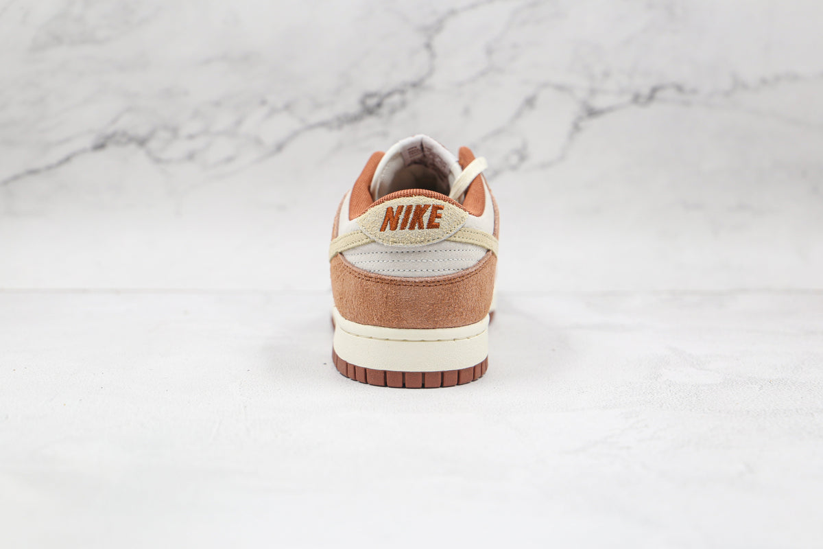Nike Dunk Low Medium Curry