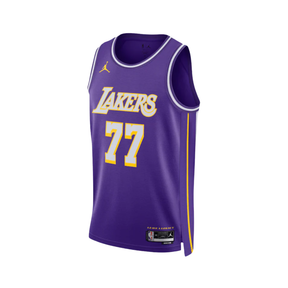 Regata NBA Los Angeles Lakers 25/26 Statement Edition Swingman Jersey Luka Doncic 77 Roxa