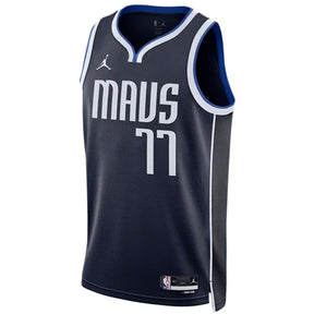 Regata NBA Dallas Mavericks Jordan Statement Edition Swingman Jersey Luka Doncic 77
