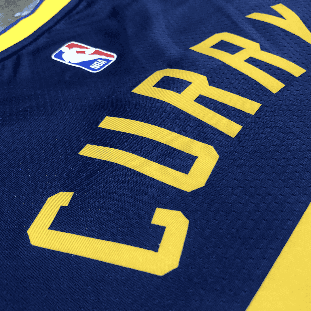 Regata NBA Golden State Warriors Jordan Statement Edition 22/23 Swingman Jersey Curry 30