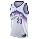 Regata NBA Utah Jazz Association Edition Swingman Badge Jersey Lauri Markkanen 23 Branca